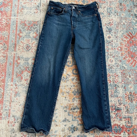 Levi’s Wedgie Straight denim blue jeans - Picture 1 of 8
